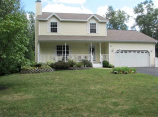 55 Willowbrook Ter, Halfmoon, NY 12065