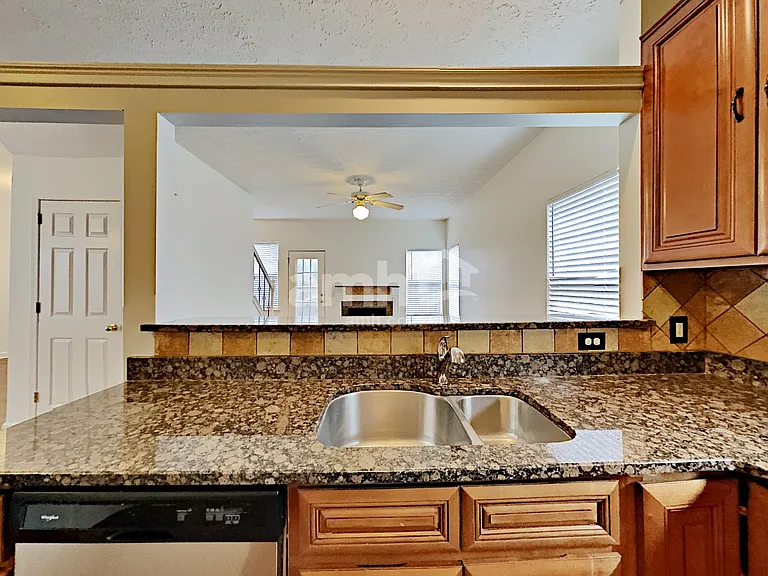 2960 Riverbend Dr — Photo 5