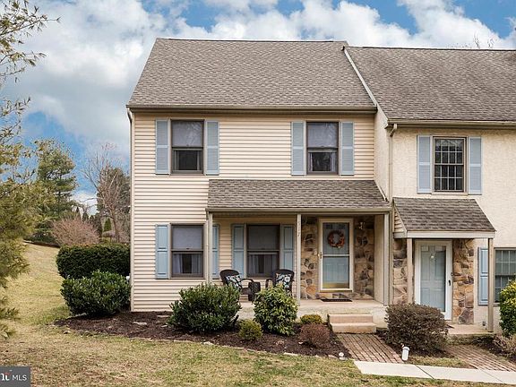 2nd image of 517 Pickering Station Dr