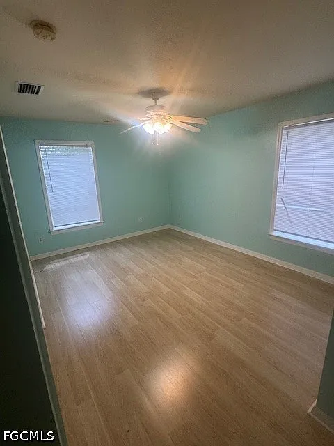 3 bed, 2.0 bath, 1425 sqft, $1,700 — Photo 2