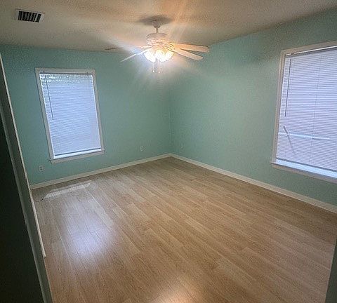 2nd image of 722 SW 35th St