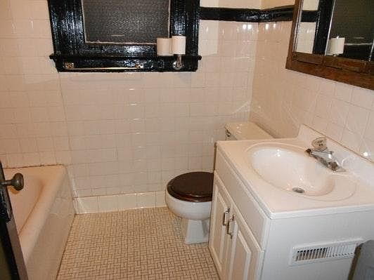 4th image of 4427 N Ashland Ave APT 1