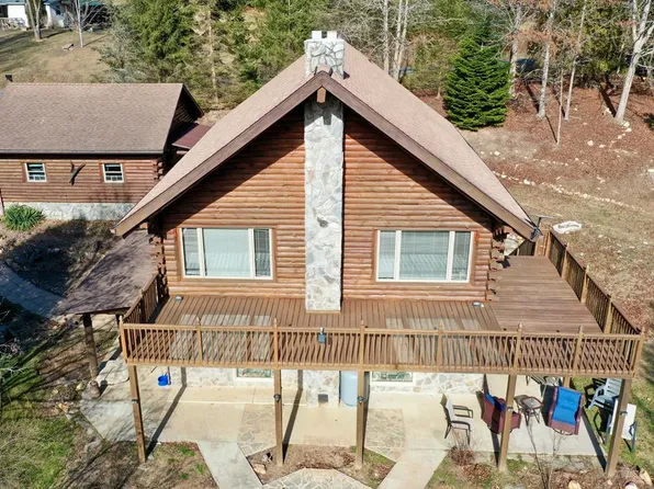 2093 Gambetta Rd, Galax, VA 24333