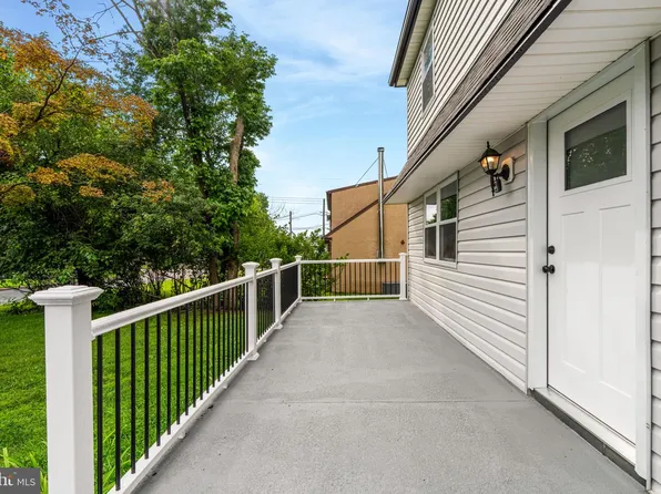200 Maple St, Warminster, PA 18974
