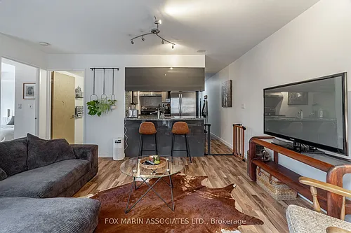 1005 King St W #207 Photo 1