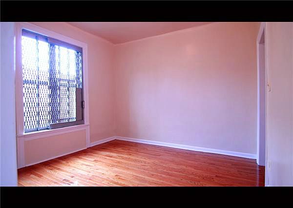 2nd image of 200 Bradhurst Ave APT 8
