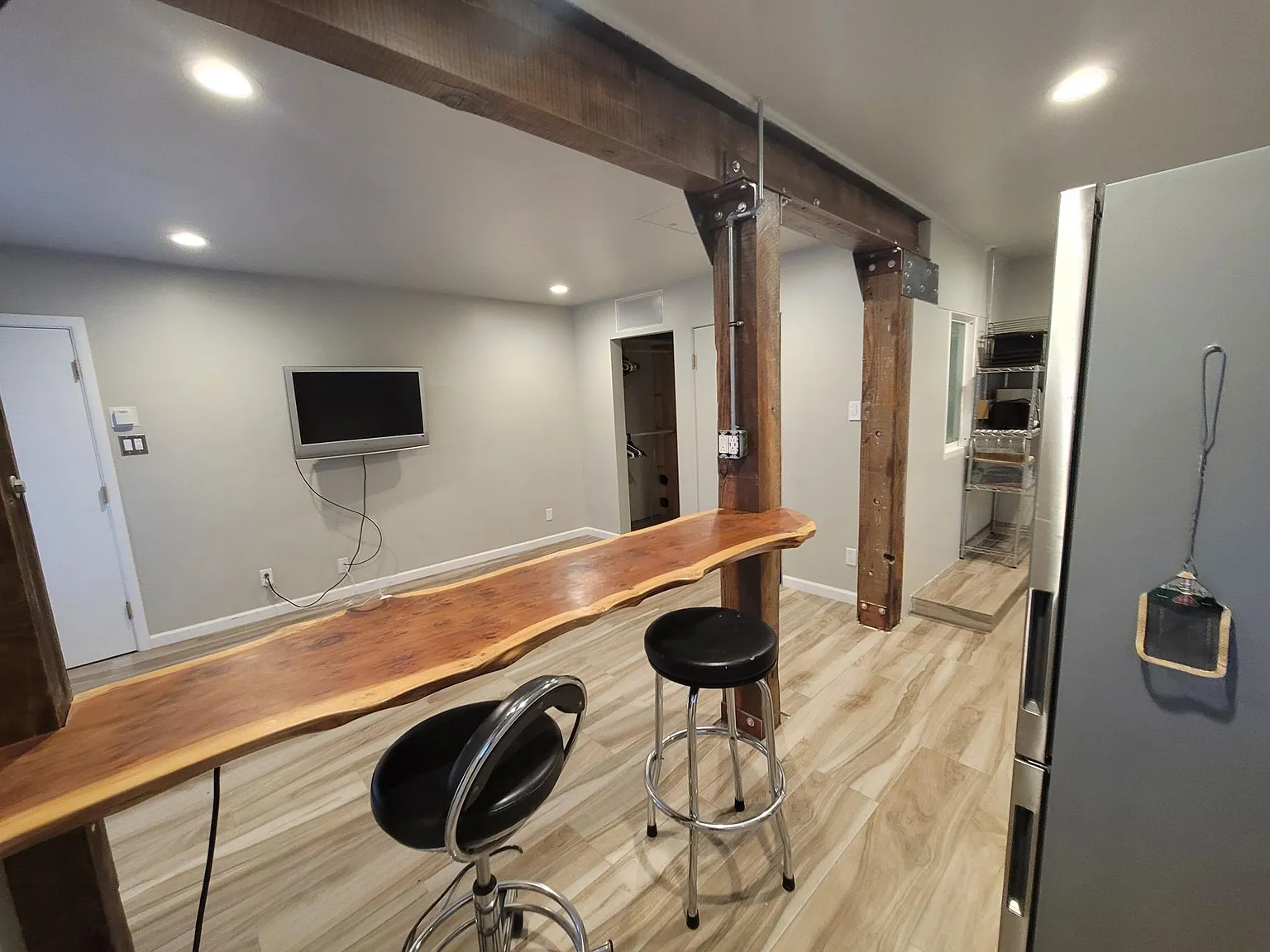Studio, 375 sqft, $2,050 — Photo 2