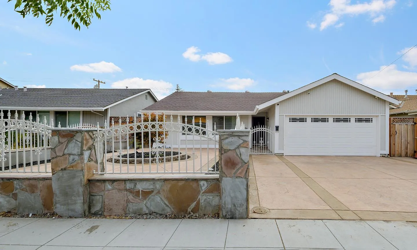 3288 Mount Rainier Dr photo 1