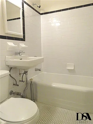 Rented by DSA Realty | media 31