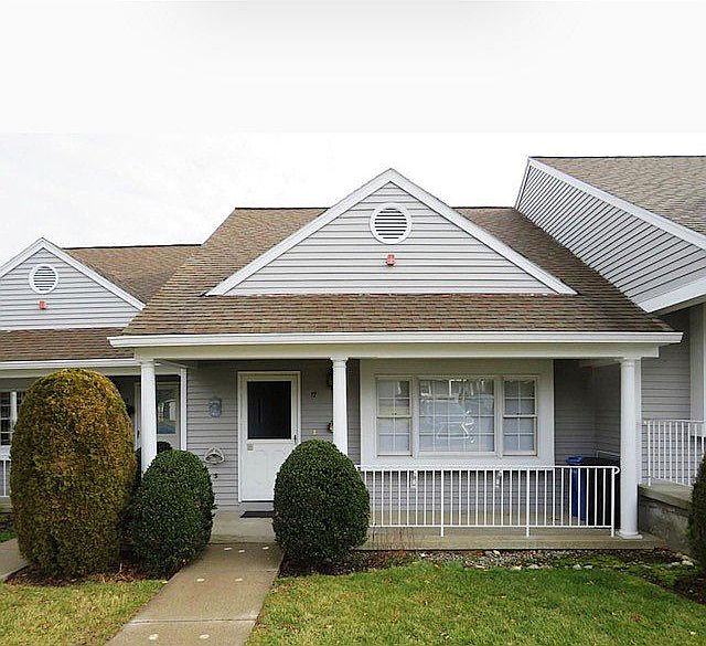 1st image of 17 Highland Dr Unit 17