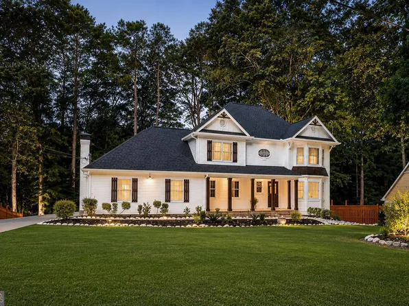 557 Daisy Nash Dr SW, Lilburn, GA 30047