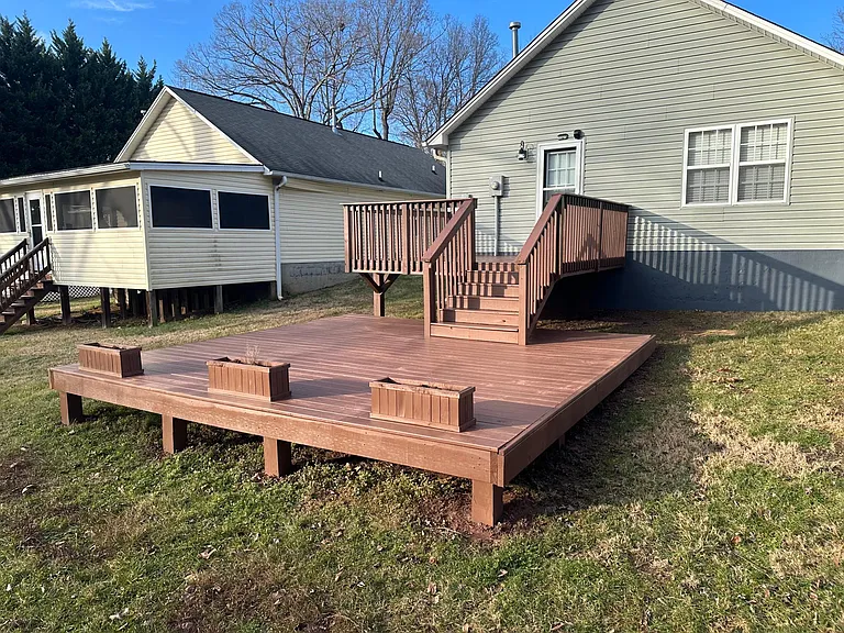 Thompson Dr — Photo 10