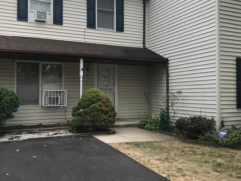 1st image of 350 Littleton Ave #350