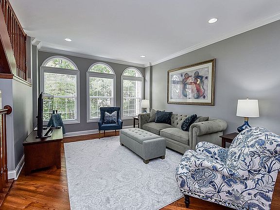 5th image of 2640 Blakely Ln #905