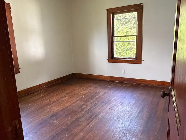 297 McClure Ave — Photo 9