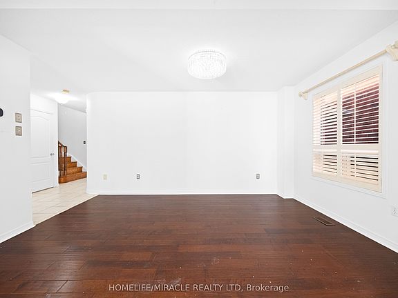 4th image of 8 Waterdale Rd