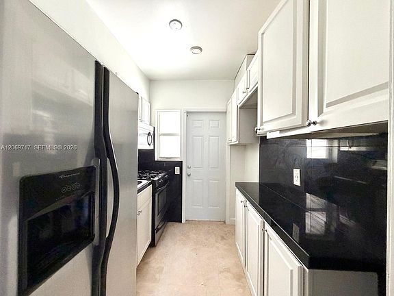 5th image of 1239 Marseille Dr #2