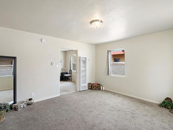 5th image of 647 Mesilla St SE