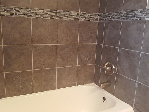 3rd image of 510 Wildwood Dr