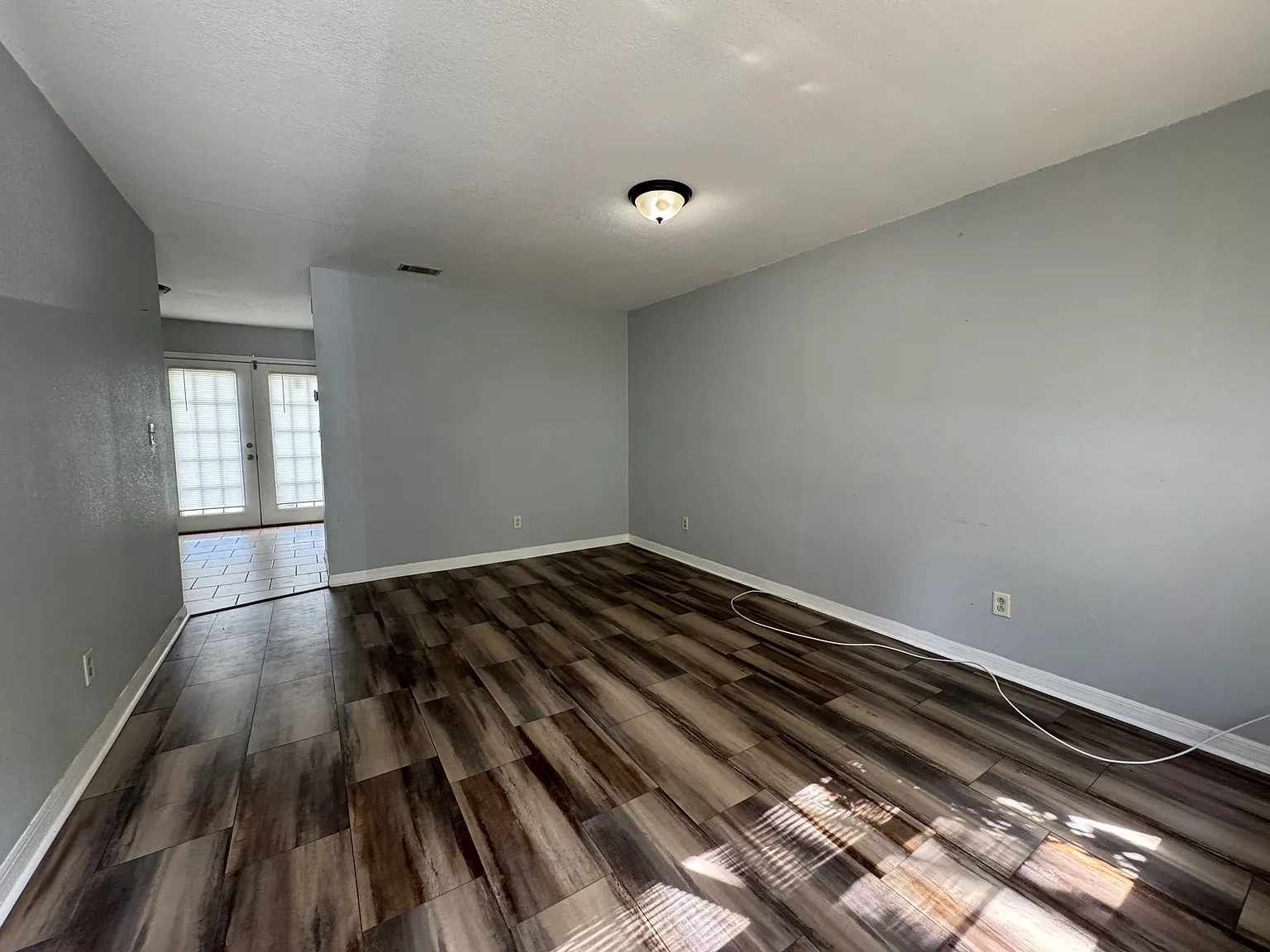 1 bed, 700 sqft, $995 — Photo 3
