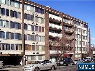 515 Anderson Ave #2B