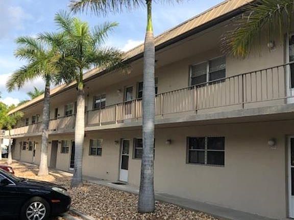 3rd image of 1560 Colonial Blvd APT 134
