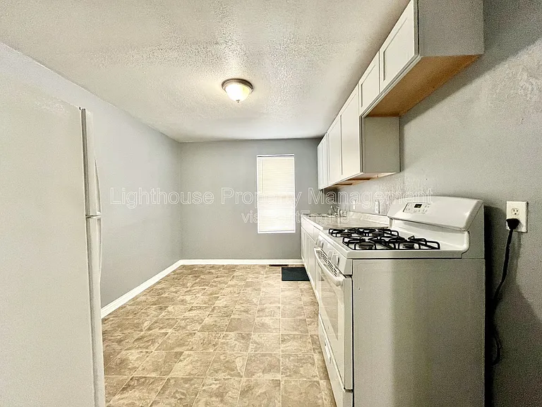 273 E Forest Ave #7 — Photo 8