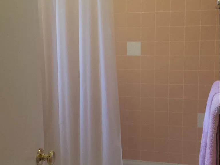 357 Hawthorne Ave #E — Photo 16