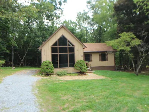 2064 Hawksbill Rd, Massanutten, VA 22840
