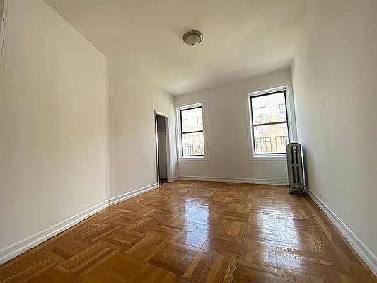 4th image of 51 E 17th St APT 4G