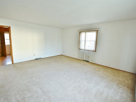 5th image of 1133 Primrose Ct