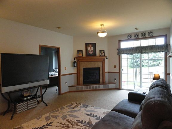 5th image of 752 Bridlewood Dr Unit E