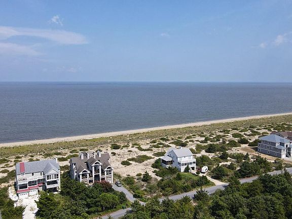 4th image of 1918 N Bay Shore Dr