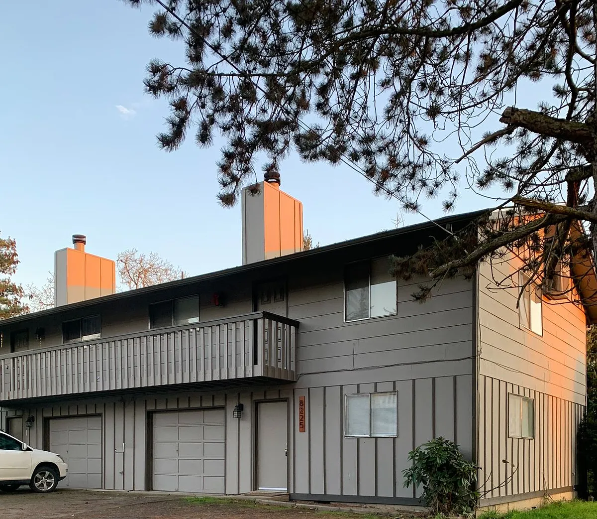 Building Photo - H8225-8227