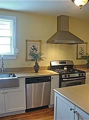 3rd image of 4 Maryland Dr
