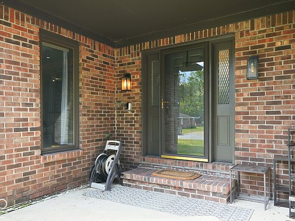 3rd image of 6032 Orinoco Ave
