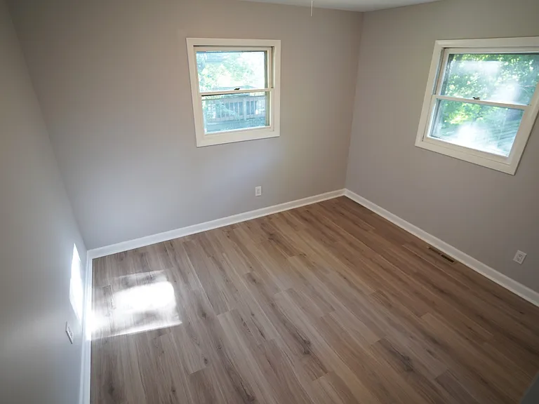 1501 N Freund Ave — Photo 19