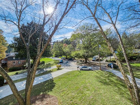 4th image of 1935 Wildwood Pl NE