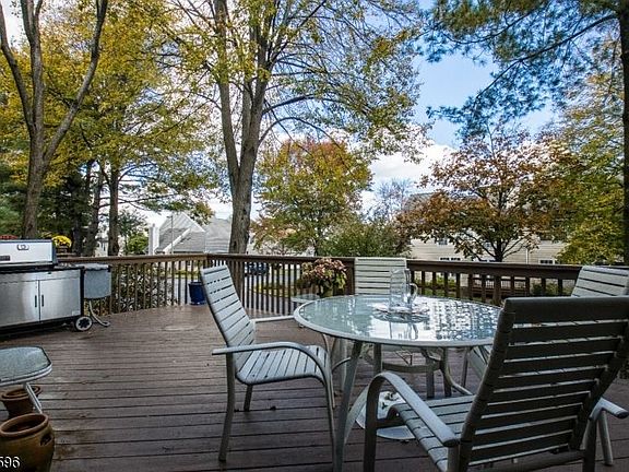 4th image of 120 Coccio Dr