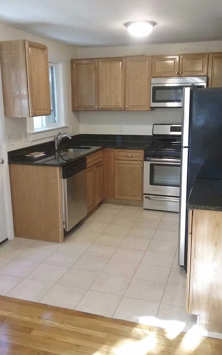3 bed, $3,000 — Photo 1