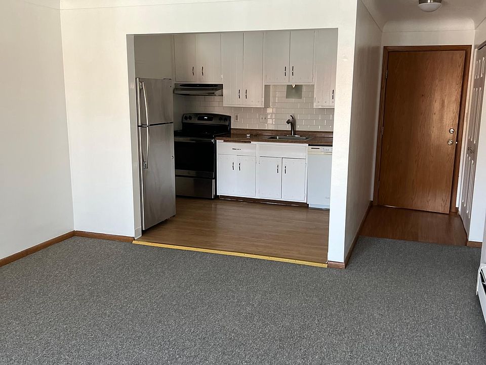 Kitchen, Front Door, there is a closet for storage or coats right when you walk in the door.