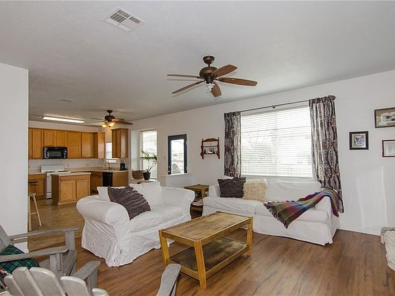 3rd image of 1007 Burgess Dr