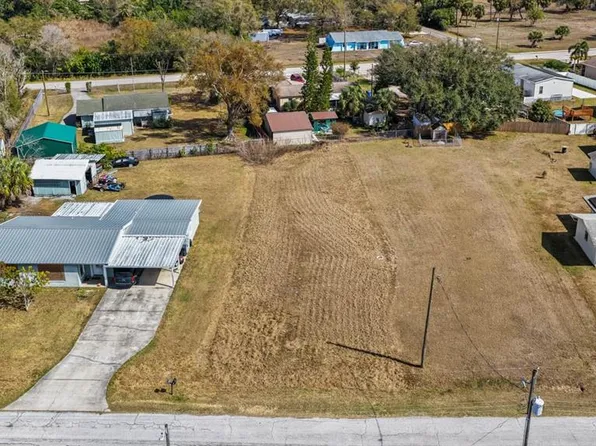 910 Lytle St SW #35, Ruskin, FL 33570