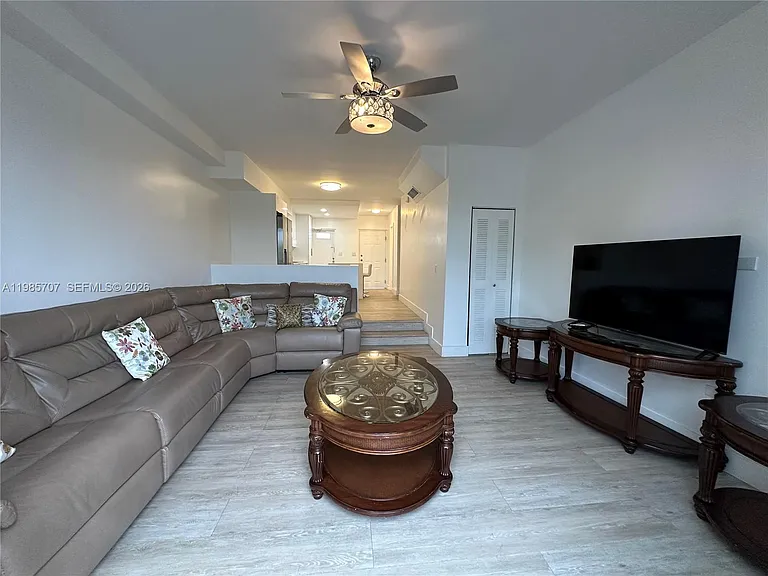 10900 SW 104th St #322 — Photo 8