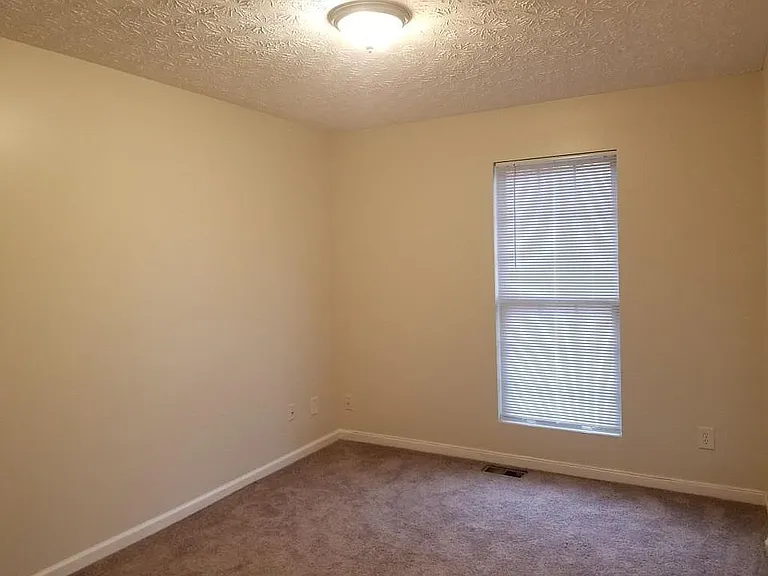 217 Meadowlark Pl — Photo 4