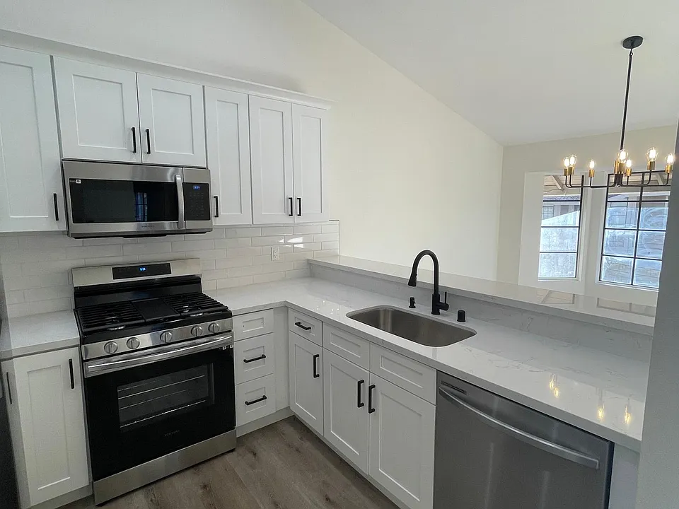 11350 Foothill Blvd #9