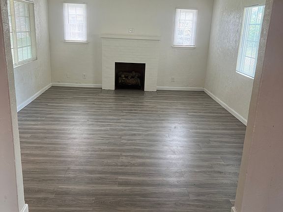 4th image of 8429 Palmetto Ave