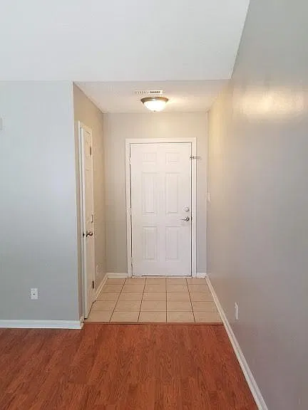 3 bed, 1155 sqft, $1,800 — Photo 2