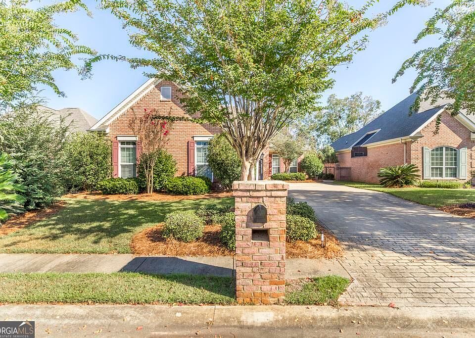 1st image of 105 Macintosh Ln