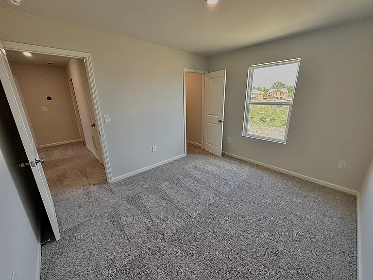 308 London Ct — Photo 23